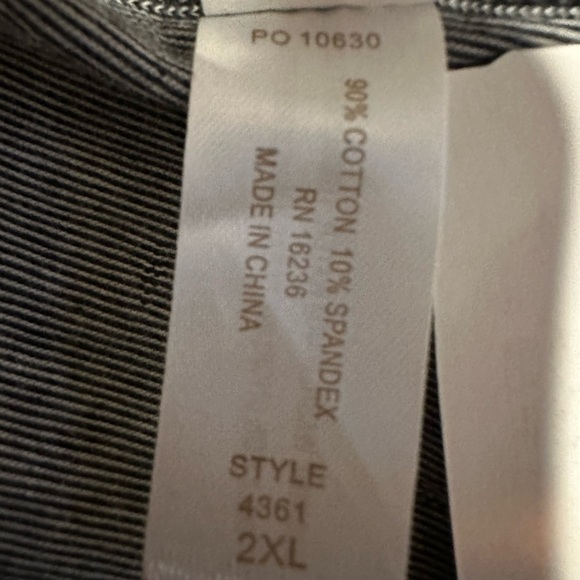 La Leche League International Gray Wrap Top with Black Lace Trim - Picture 2 of 10